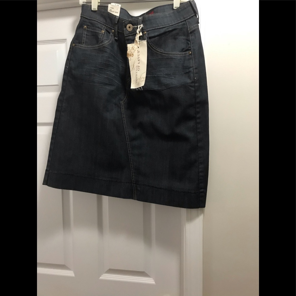 NWT Levi’s Denim skirt- are perfect for a day of fun